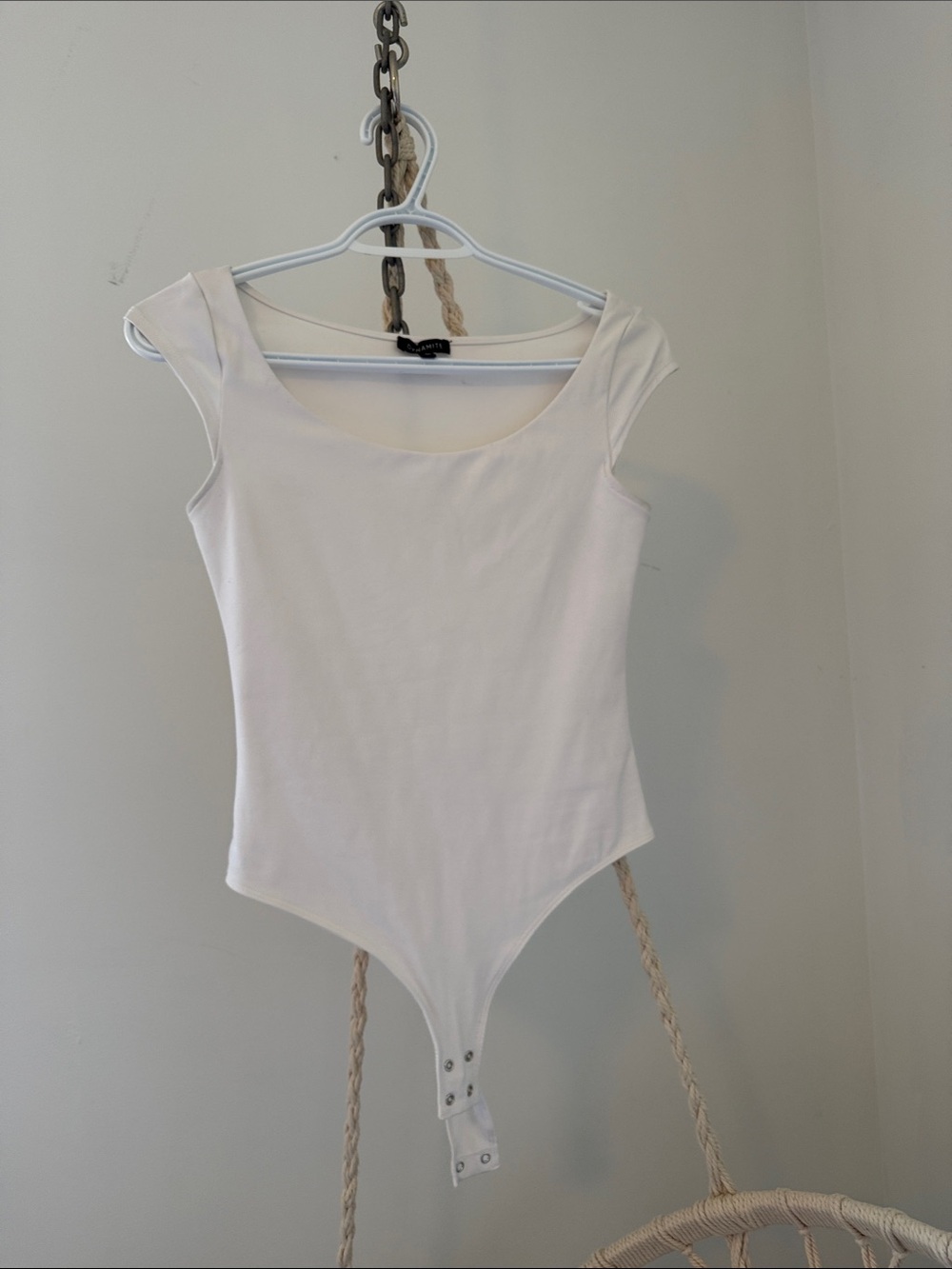 Dynamite White Cap-Sleeve Scoop Neck Bodysuit